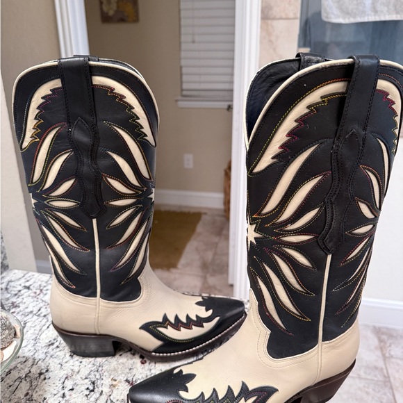 Tecovas Black and Cream Heeled Boots - Picture 4 of 5
